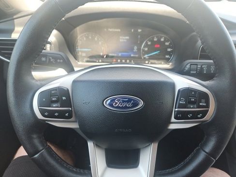 Used 2024 Ford Explorer XLT w/ Equipment Group 202A image 29
