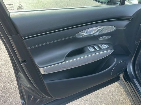Used 2022 Genesis GV70 2.5T w/ Advanced Package AWD/4WD image 21