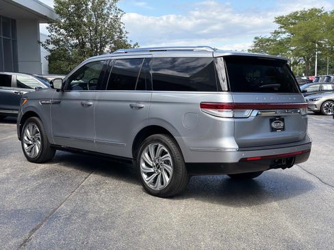 Used 2023 Lincoln Navigator Reserve AWD/4WD image 7