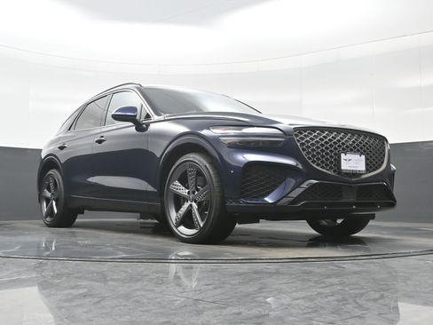 Certified 2023 Genesis GV70 2.5T w/ Sport Prestige Package image 27