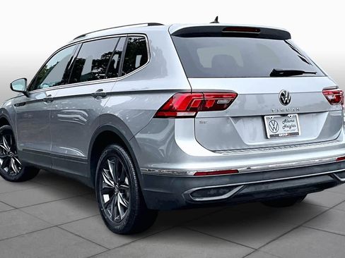 Used 2022 Volkswagen Tiguan SE image 11