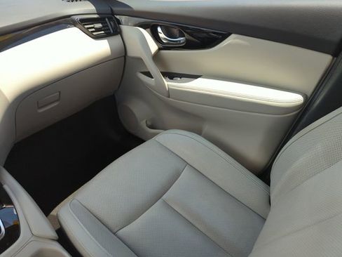 Certified 2021 Nissan Rogue Sport SL w/ Premium Package FWD image 26