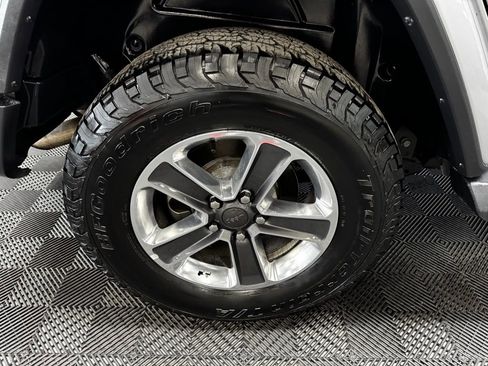 Used 2019 Jeep Wrangler Unlimited Sahara w/ Safety Group image 19