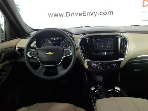 Used 2022 Chevrolet Traverse LS image 12