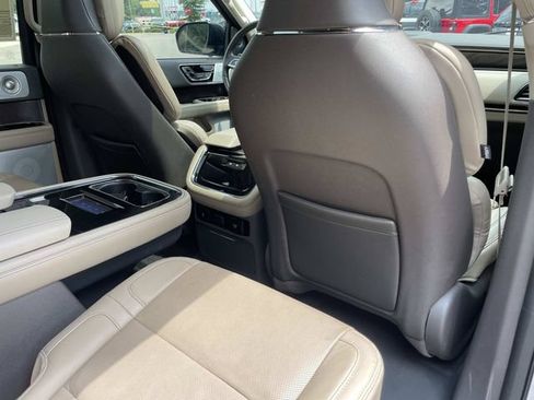 Used 2024 Lincoln Navigator L Reserve AWD/4WD image 15