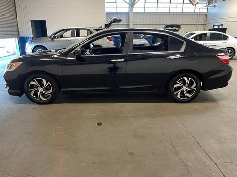 Used 2017 Honda Accord LX image 6