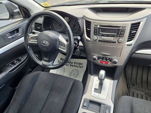 Used 2013 Subaru Outback 2.5i Premium w/ All-Weather Pkg AWD/4WD image 9