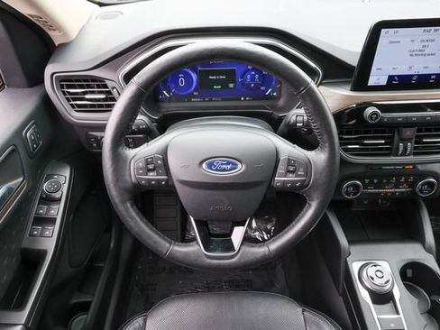 Used 2020 Ford Escape Titanium FWD image 9