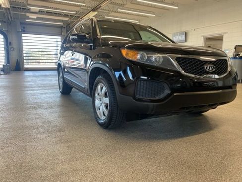 Used 2013 Kia Sorento LX AWD/4WD image 3