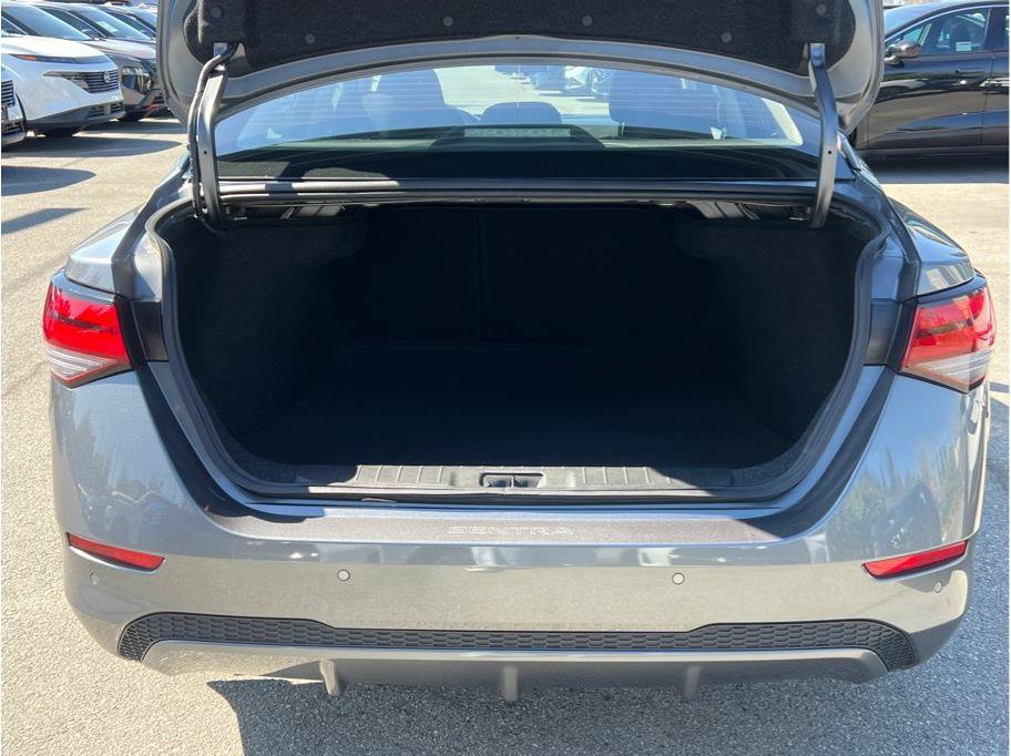 Used 2022 Nissan Sentra SV w/ All-Weather Package FWD image 5