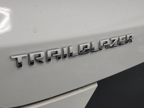 Used 2022 Chevrolet TrailBlazer LT FWD image 7