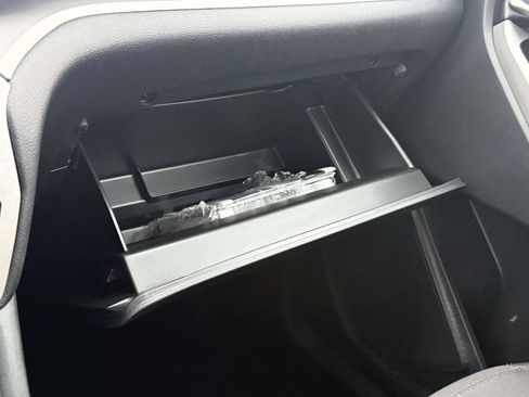 Used 2022 Ford Explorer XLT image 31