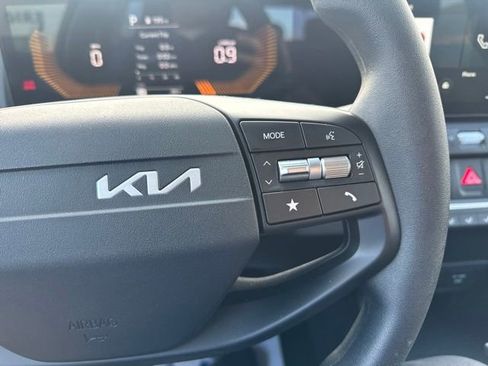 Used 2025 Kia K4 FWD image 24