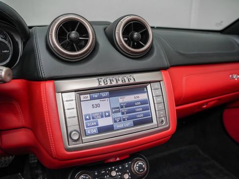 Used 2010 Ferrari California RWD image 47