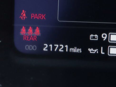 Used 2024 Toyota Tundra Limited AWD/4WD image 27