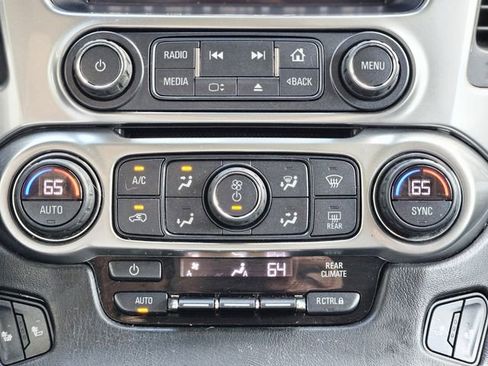 Used 2018 Chevrolet Suburban LT image 24