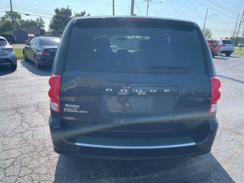 Used 2018 Dodge Grand Caravan SE w/ UConnect Hands-Free Group FWD image 6