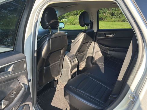 Used 2019 Ford Edge SEL w/ Equipment Group 201A AWD/4WD image 6