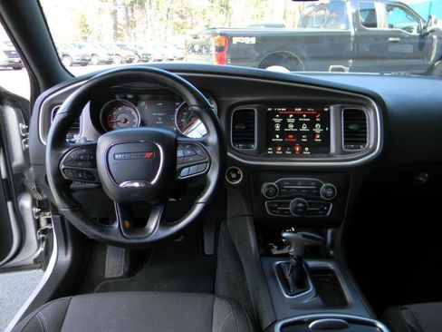 Used 2022 Dodge Charger SXT AWD/4WD image 17