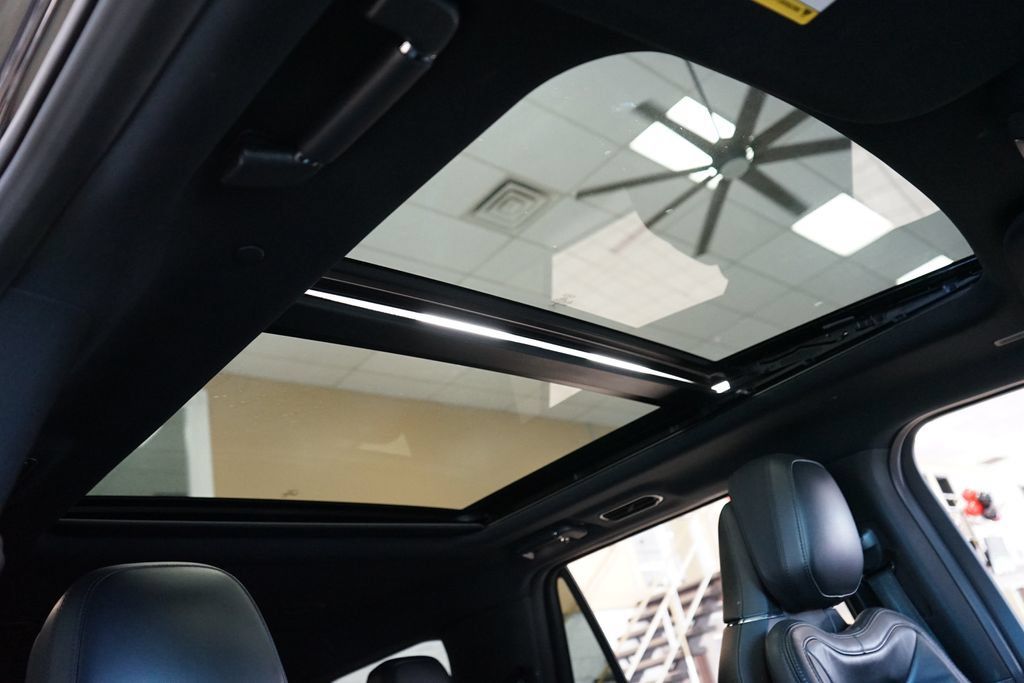 Used 2021 Lincoln Navigator Reserve AWD/4WD image 10