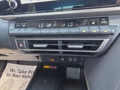 Used 2025 Toyota Camry LE w/ Convenience Package FWD image 18