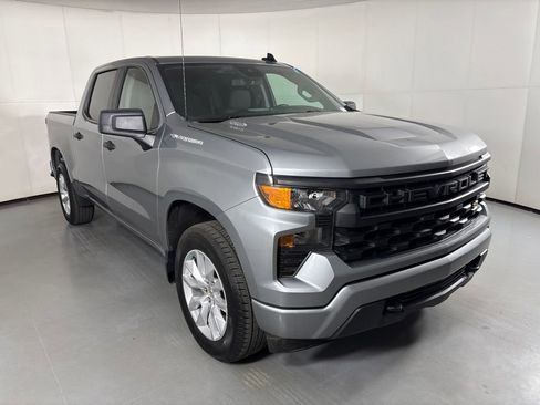 Used 2026 Chevrolet Silverado 1500 Custom AWD/4WD image 2