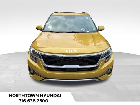 Used 2023 Kia Seltos SX w/ SX Sunroof Package AWD/4WD image 5