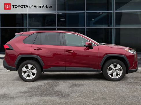 Used 2020 Toyota RAV4 XLE w/ Convenience Package AWD/4WD image 5