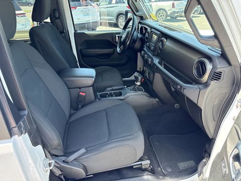 Used 2019 Jeep Wrangler Sport AWD/4WD image 28