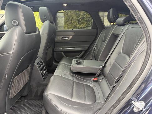 Used 2018 Jaguar XF S image 28