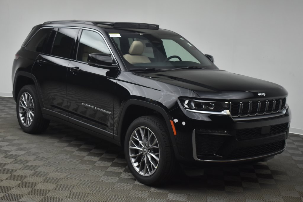 New 2027 Jeep Grand Cherokee Limited AWD/4WD image 3