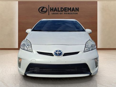Used 2015 Toyota Prius Four image 2