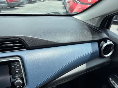 Used 2025 Nissan Versa SV FWD image 34