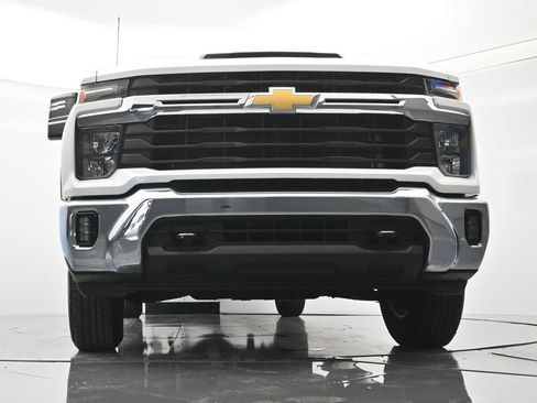 Used 2025 Chevrolet Silverado 2500 LT w/ Convenience Package AWD/4WD image 38