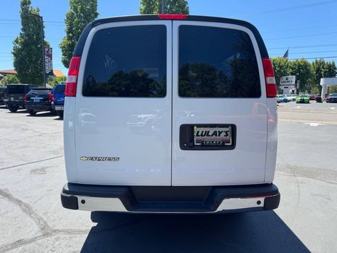 Used 2025 Chevrolet Express 3500 LT w/ LT Preferred Equipment Group RWD image 4