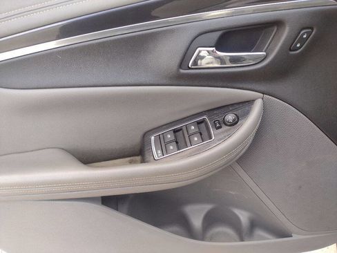 Used 2019 Chevrolet Impala LT image 19