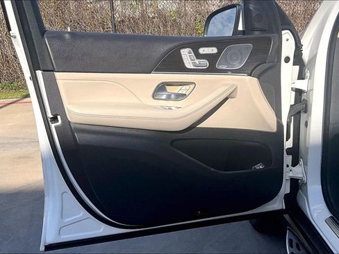 Used 2020 Mercedes-Benz GLE 350 w/ Premium Package image 24