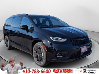 New 2026 Chrysler Pacifica Limited w/ S Appearance Package AWD/4WD video 1