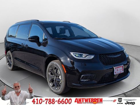 New 2026 Chrysler Pacifica Limited w/ S Appearance Package AWD/4WD image 1