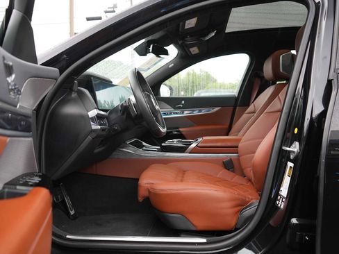 Used 2024 BMW 760i xDrive w/ Executive Package AWD/4WD image 15