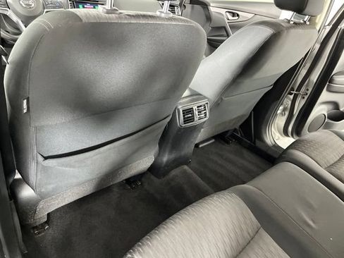 Used 2019 Nissan Rogue SV w/ Sun & Sound Touring Package FWD image 43