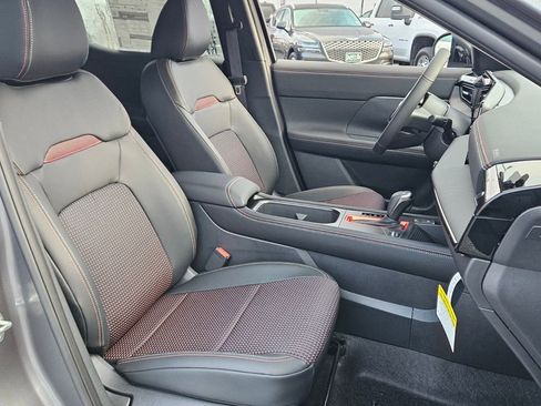 New 2026 Nissan Kicks SR FWD image 15