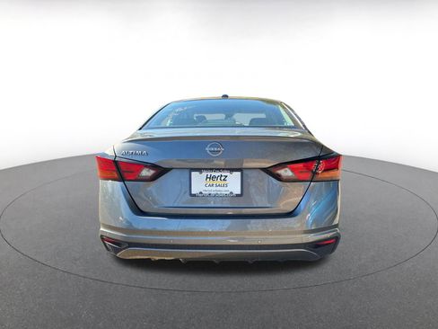 Used 2025 Nissan Altima 2.5 SV image 7