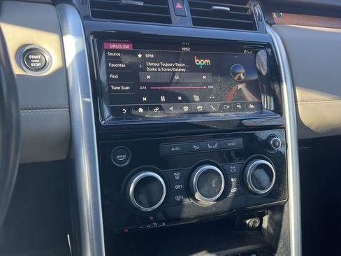 Used 2018 Land Rover Discovery HSE image 9