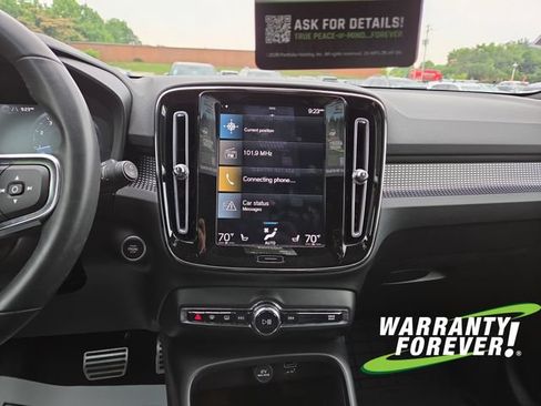 Used 2022 Volvo XC40 T5 R-Design w/ Advanced Package AWD/4WD image 11