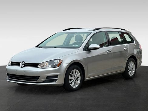 Used 2016 Volkswagen Golf S FWD image 3