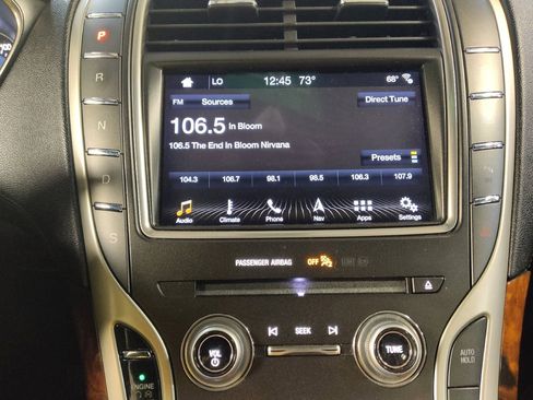 Used 2017 Lincoln MKX Reserve w/ Driver Assistance Package FWD image 25