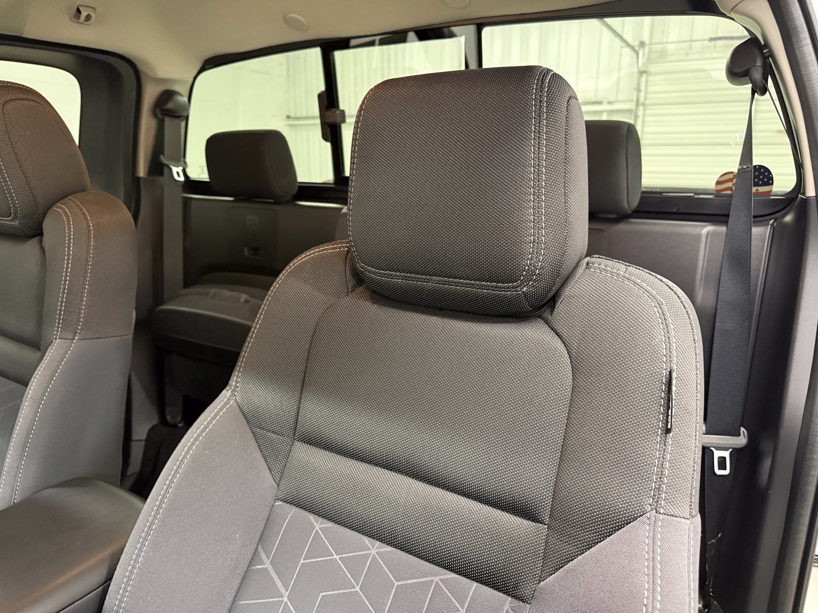 Used 2025 Nissan Frontier SV RWD image 18