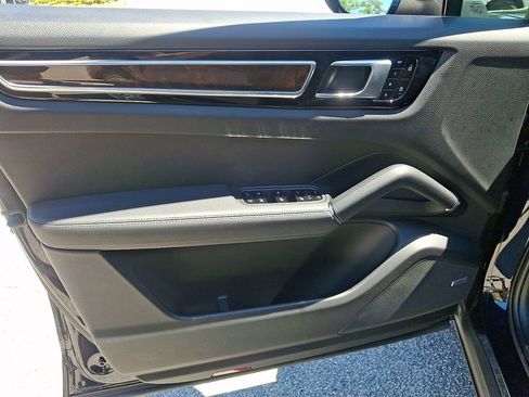 Used 2021 Porsche Cayenne E-Hybrid AWD/4WD image 12