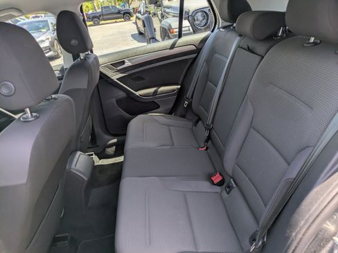 Used 2018 Volkswagen Golf S FWD image 10